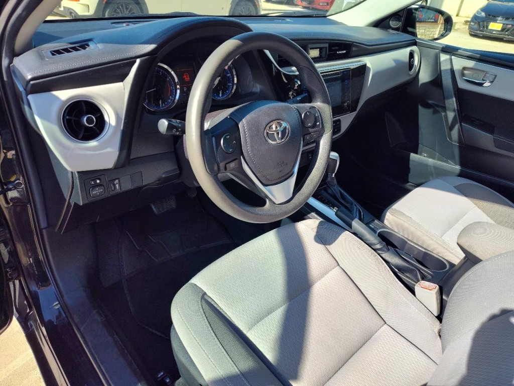 2018 Toyota Corolla Image 17