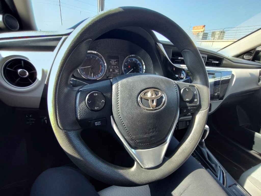 2018 Toyota Corolla Image 19