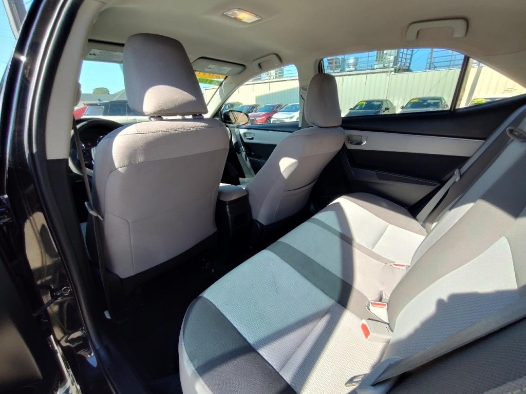 2018 Toyota Corolla Image 33