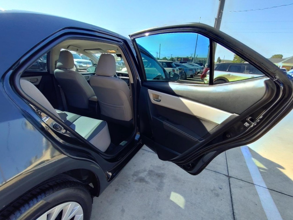 2018 Toyota Corolla Image 37