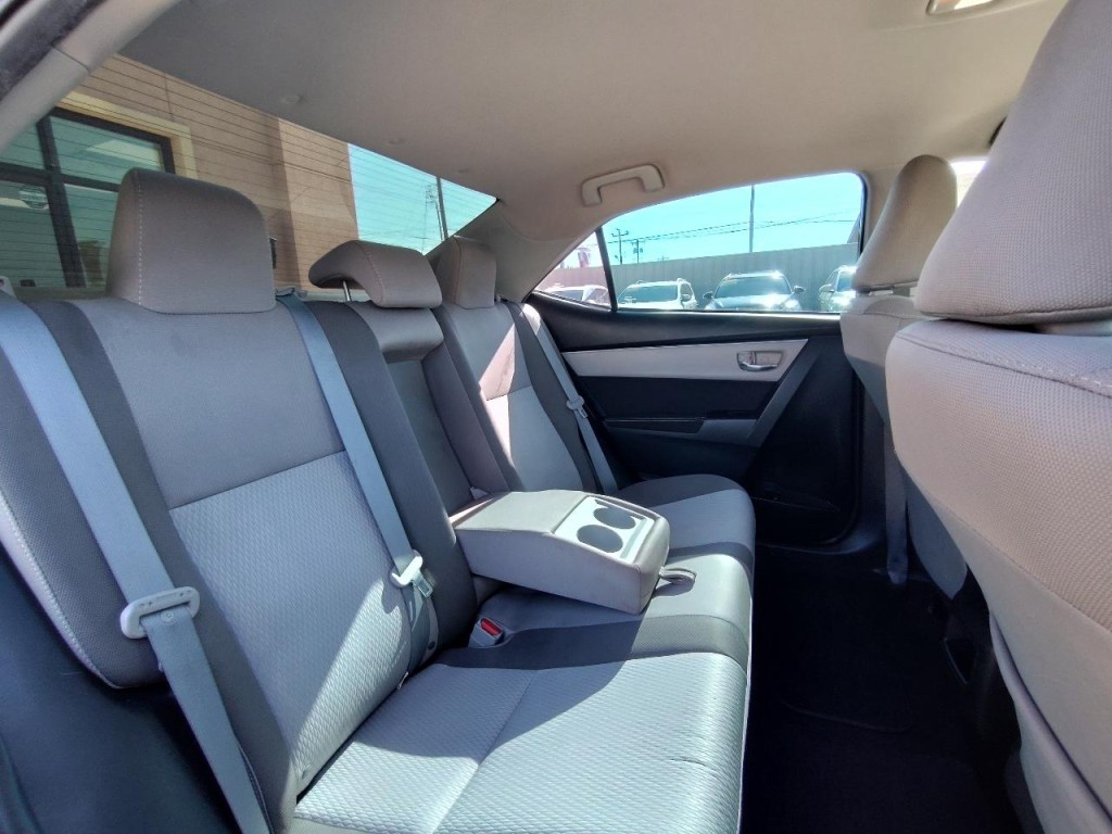 2018 Toyota Corolla Image 39