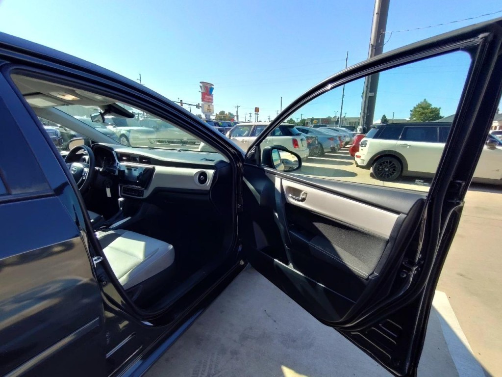 2018 Toyota Corolla Image 41