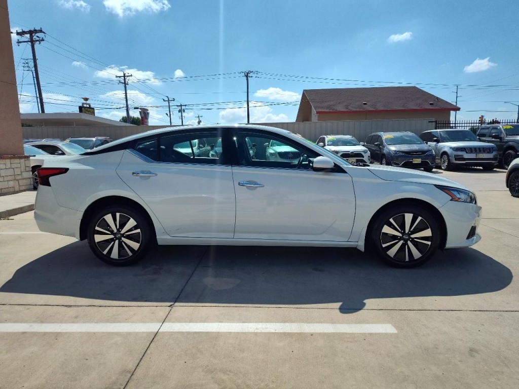 2022 Nissan Altima Image 3