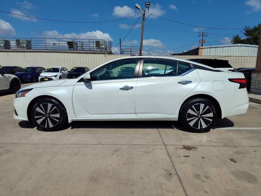 2022 Nissan Altima Image 7