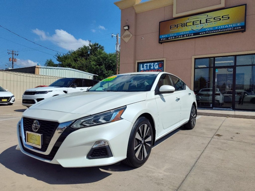 2022 Nissan Altima Image 8
