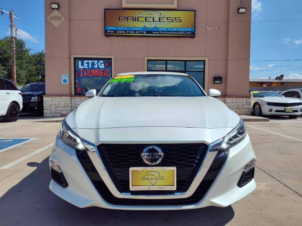 2022 Nissan Altima Image 9