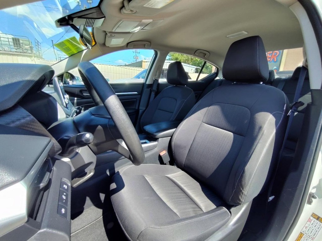 2022 Nissan Altima Image 16