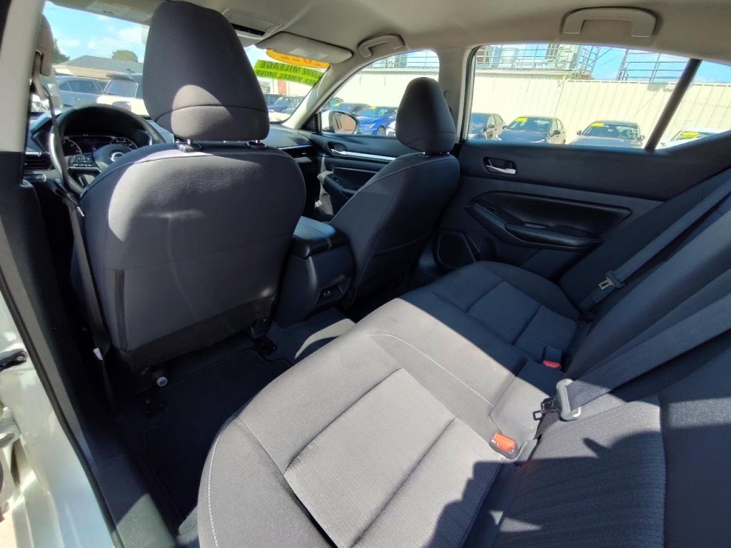 2022 Nissan Altima Image 31