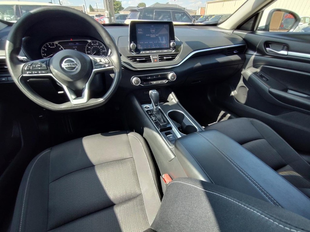 2022 Nissan Altima Image 34