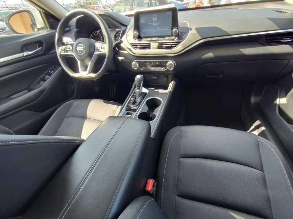 2022 Nissan Altima Image 35