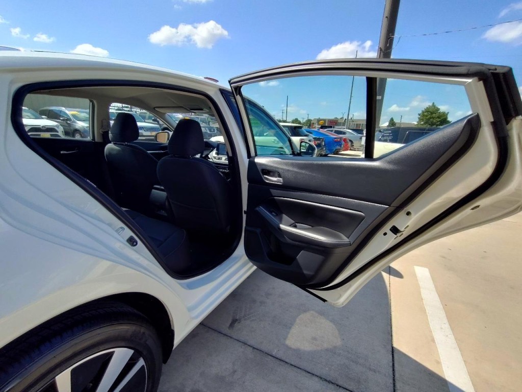 2022 Nissan Altima Image 36