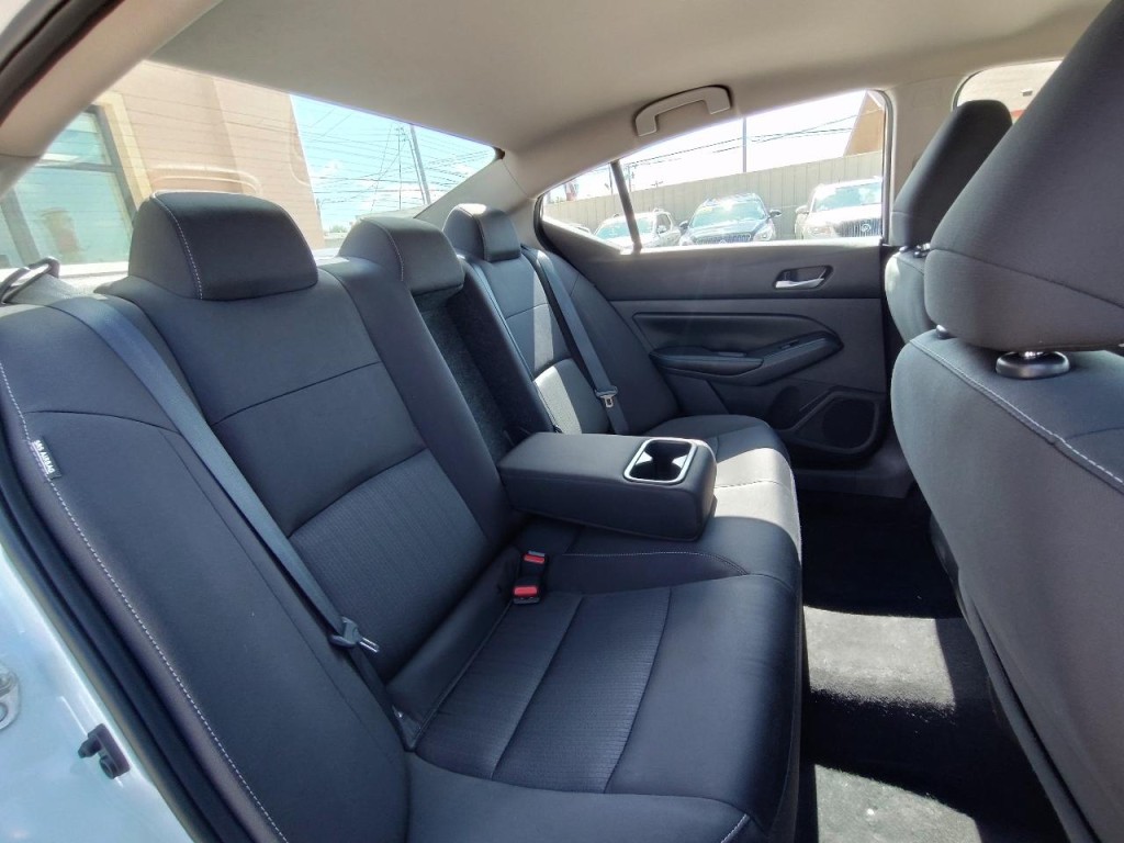 2022 Nissan Altima Image 38
