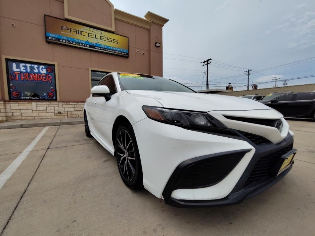 2021 Toyota Camry Image 2