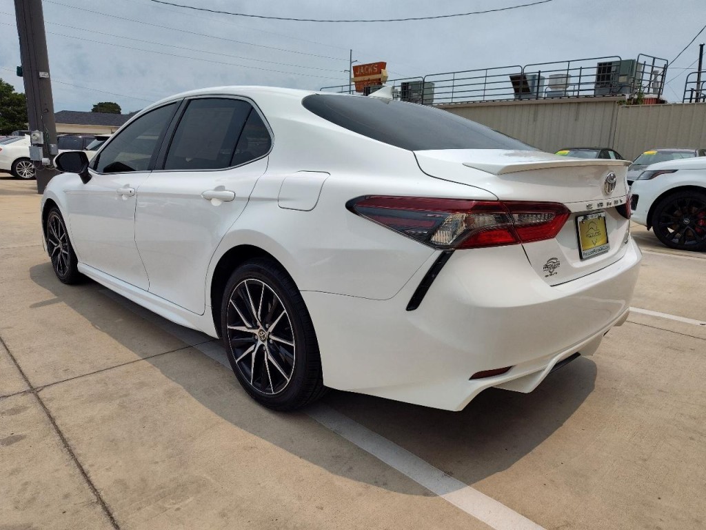 2021 Toyota Camry Image 6