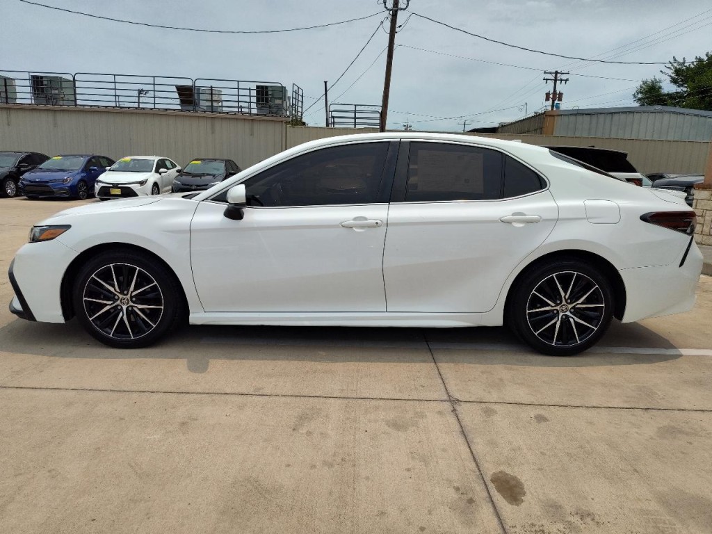 2021 Toyota Camry Image 7
