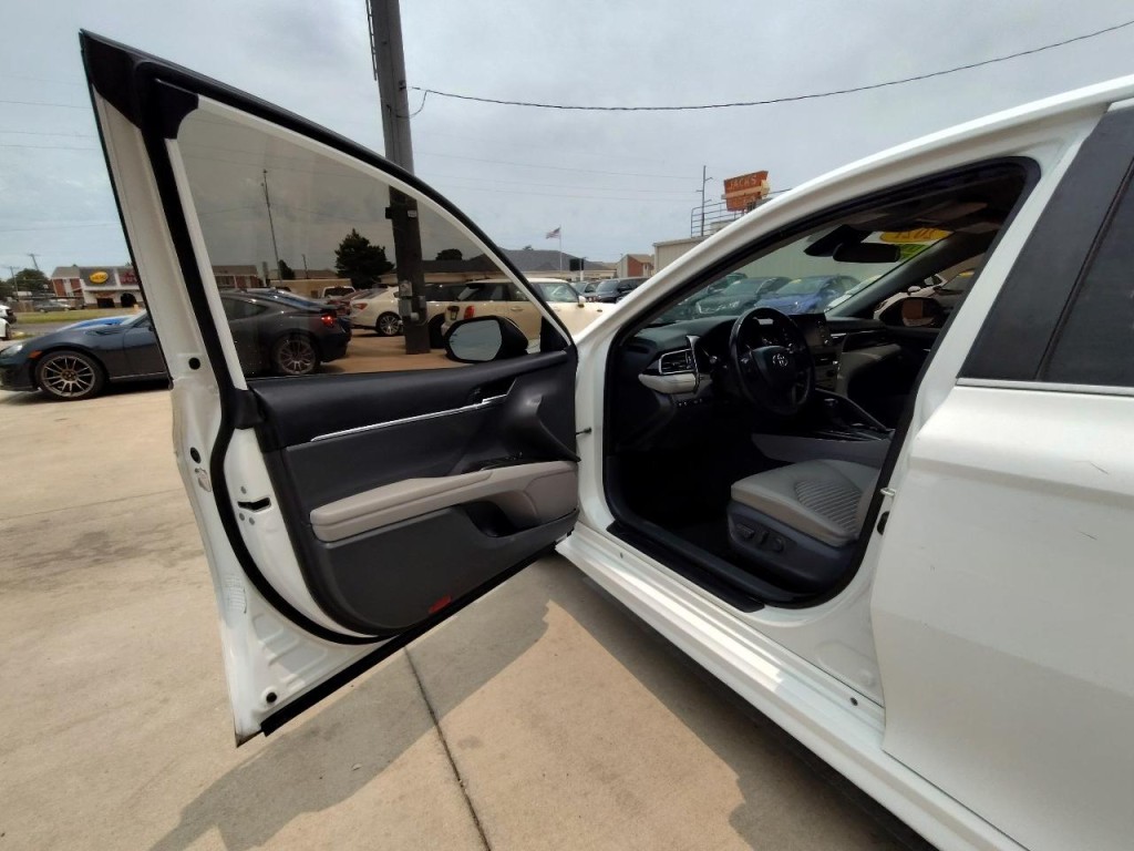 2021 Toyota Camry Image 13