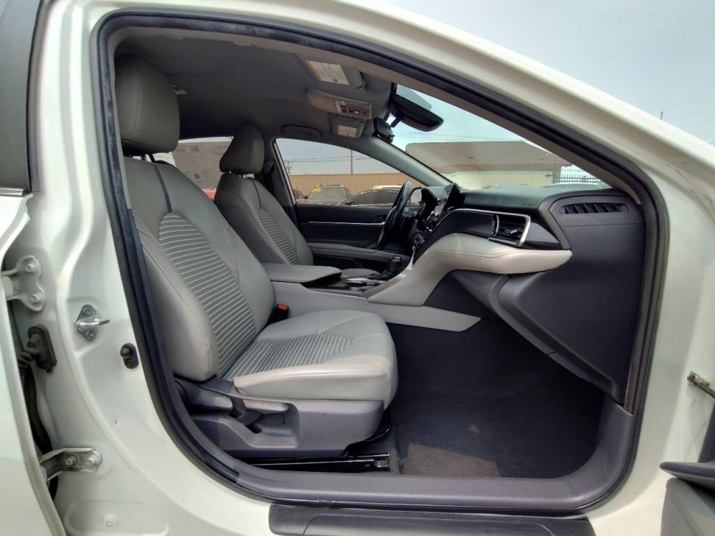 2021 Toyota Camry Image 40