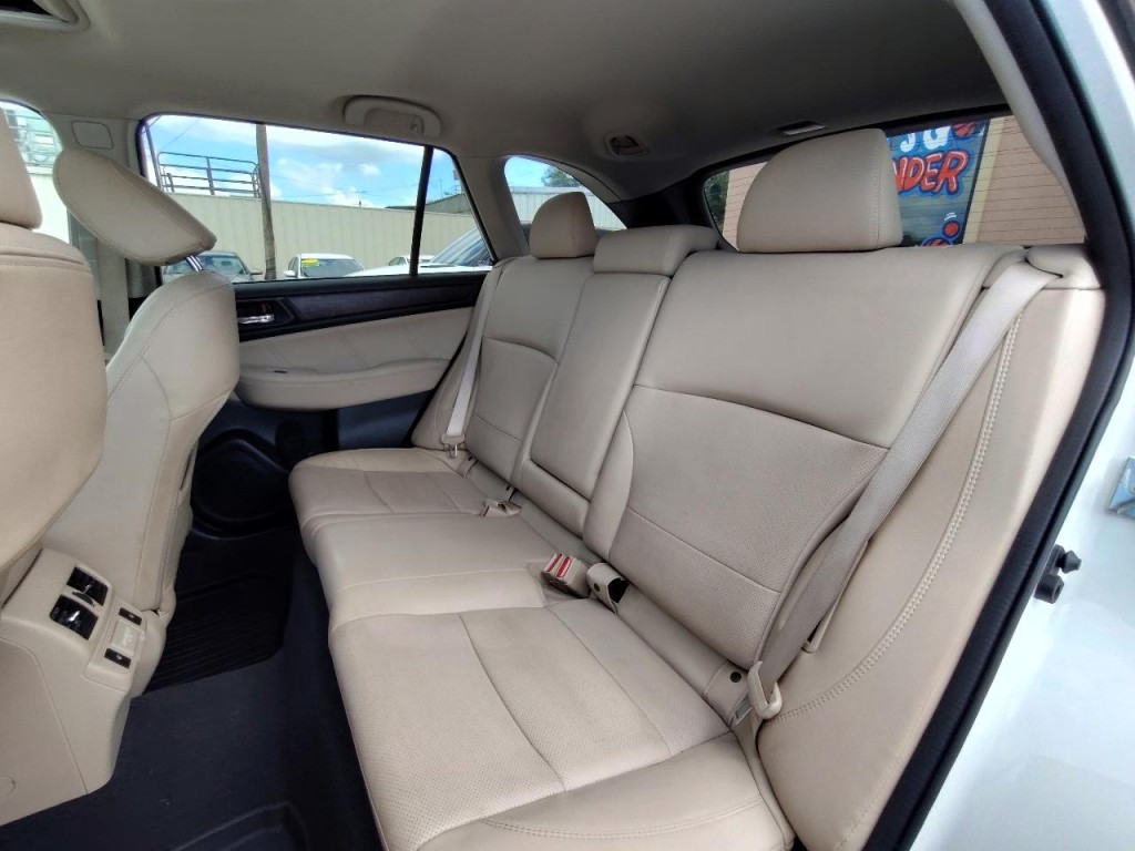 2018 Subaru Outback Image 32