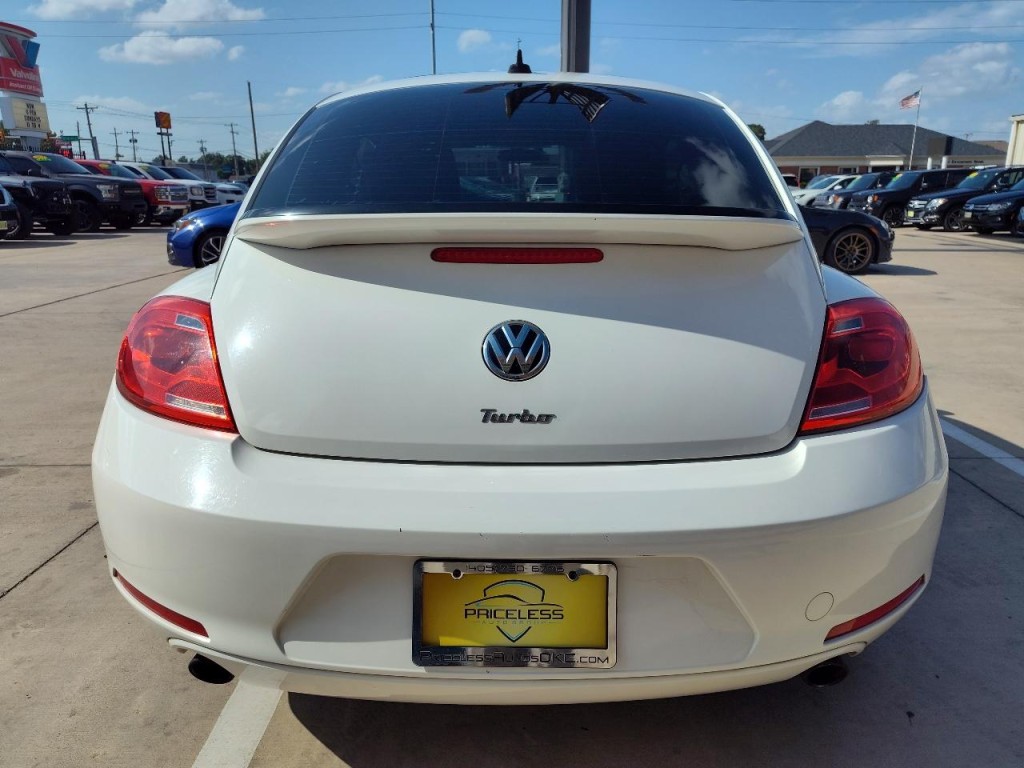 2013 Volkswagen Beetle Image 5