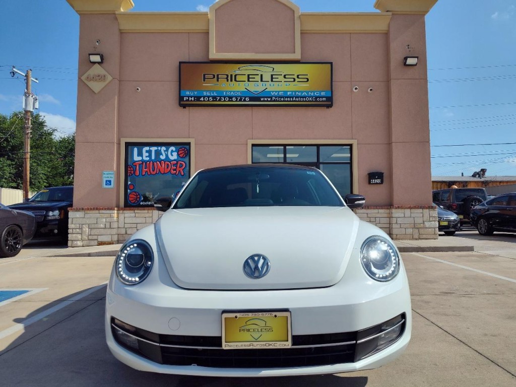 2013 Volkswagen Beetle Image 9