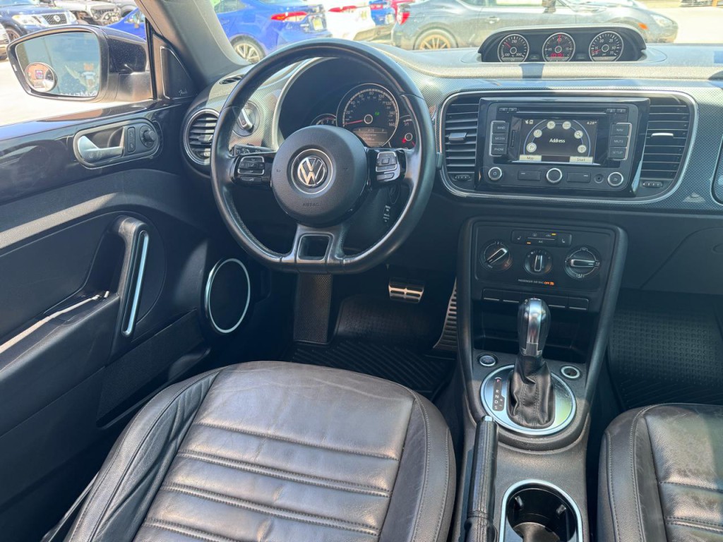 2013 Volkswagen Beetle Image 35