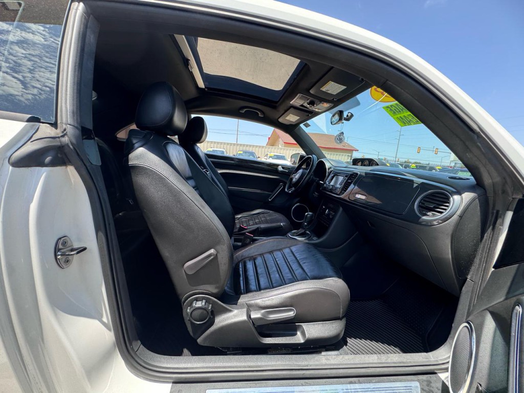 2013 Volkswagen Beetle Image 39