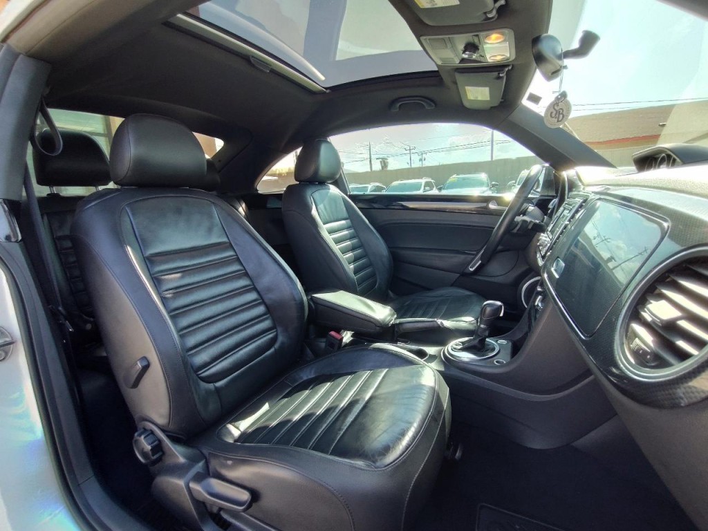 2013 Volkswagen Beetle Image 40