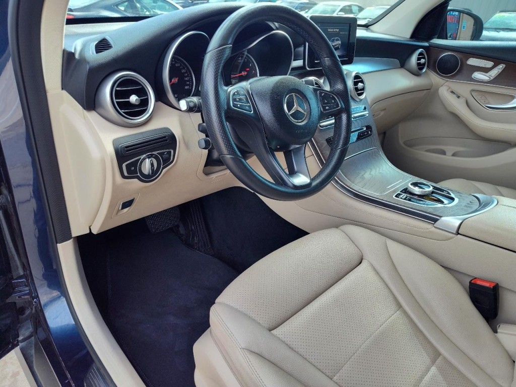 2019 Mercedes-Benz GLC-Class Image 16