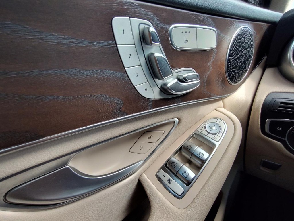 2019 Mercedes-Benz GLC-Class Image 17