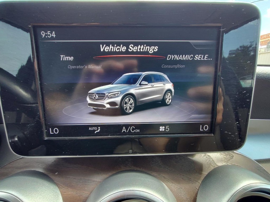 2019 Mercedes-Benz GLC-Class Image 21