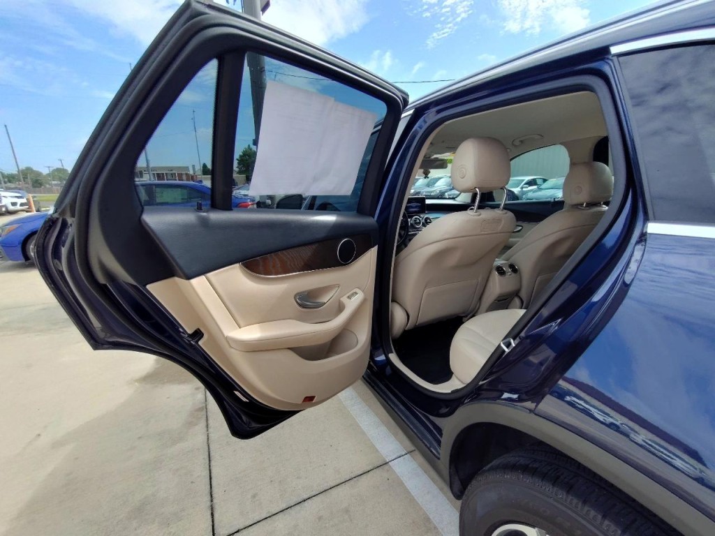 2019 Mercedes-Benz GLC-Class Image 25