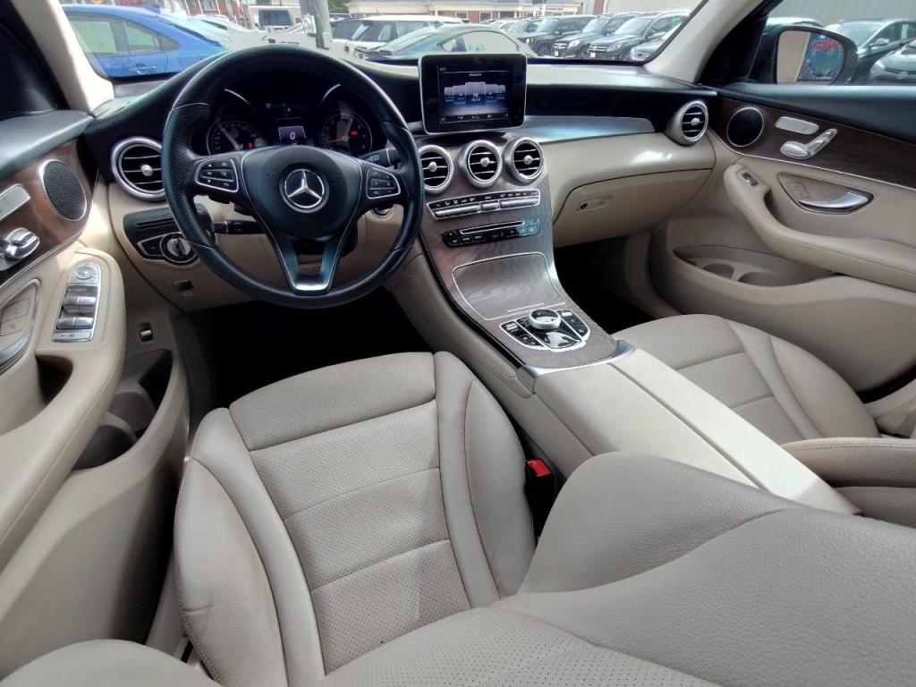 2019 Mercedes-Benz GLC-Class Image 31
