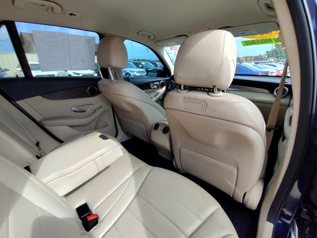 2019 Mercedes-Benz GLC-Class Image 35