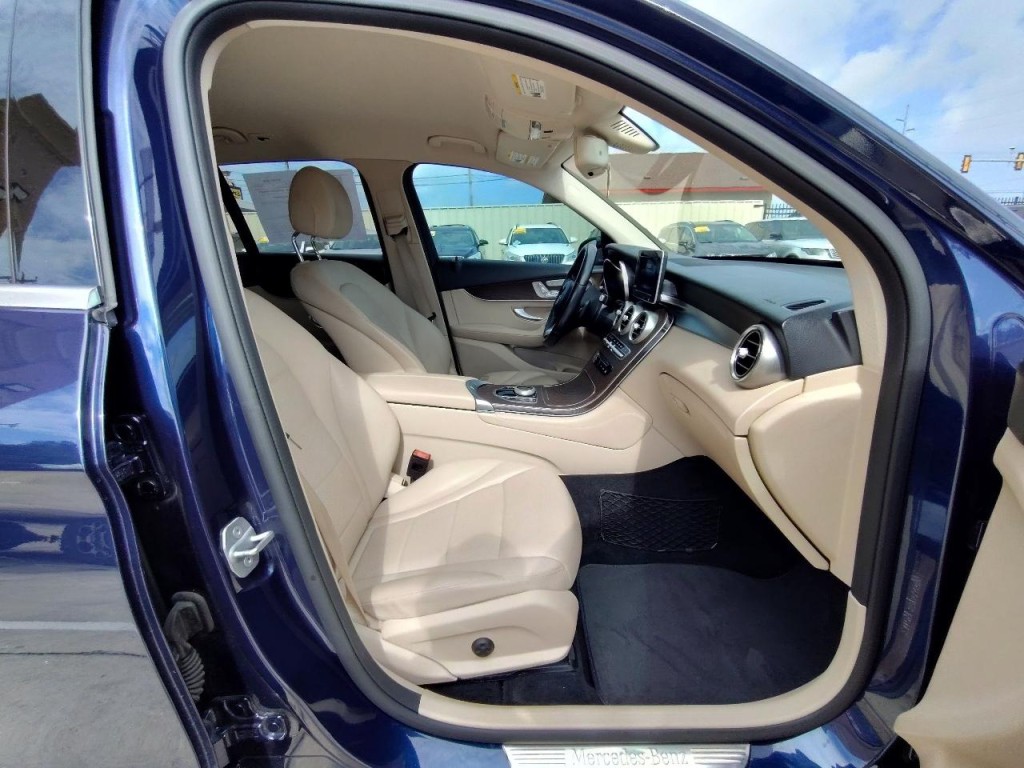 2019 Mercedes-Benz GLC-Class Image 37