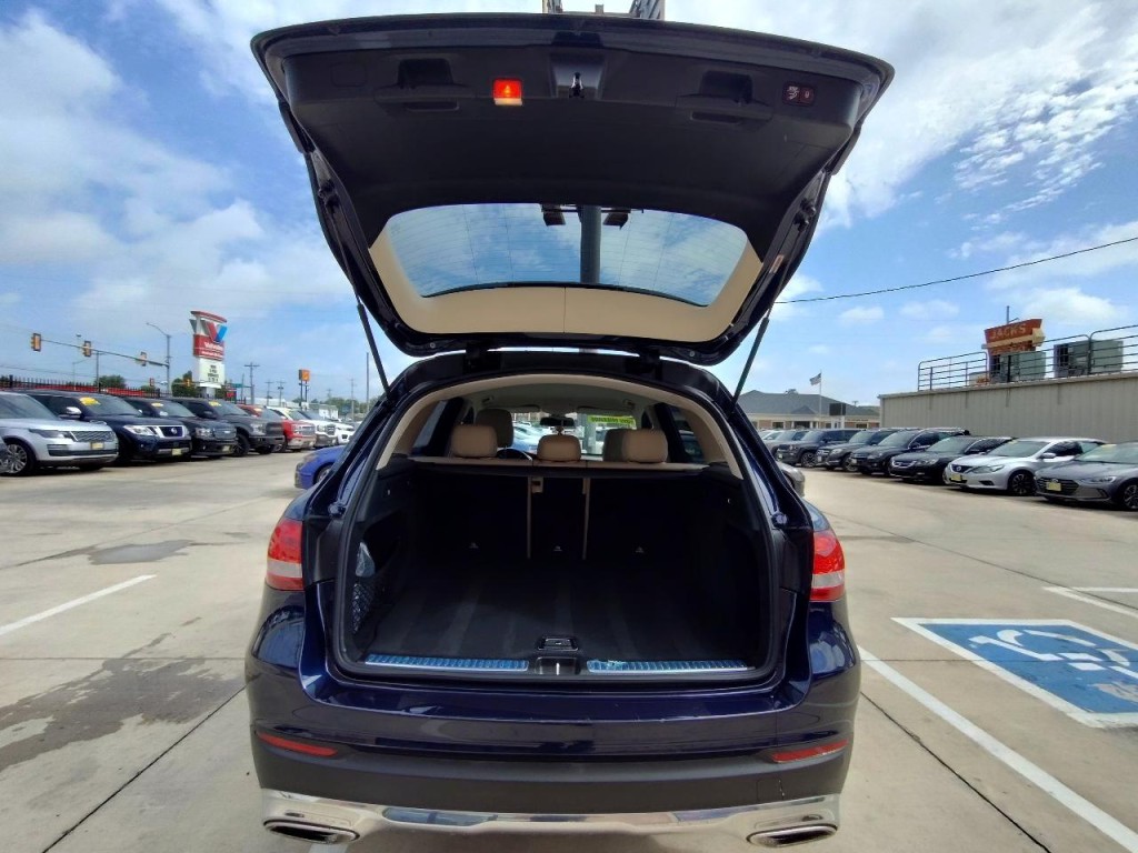 2019 Mercedes-Benz GLC-Class Image 40