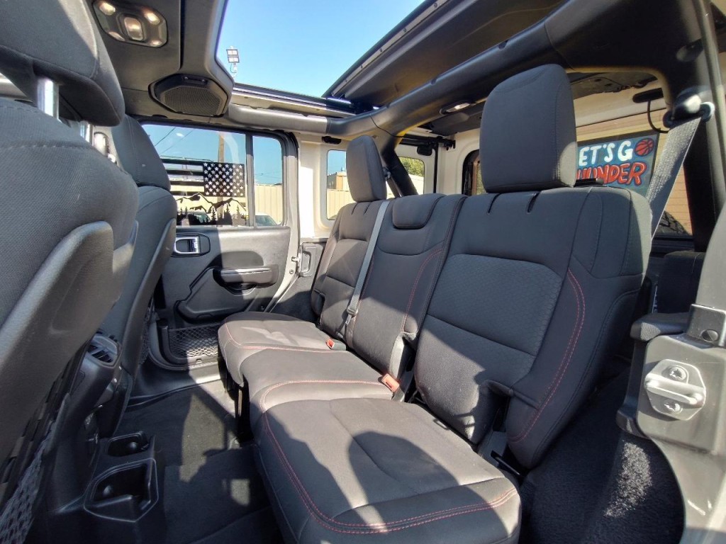 2020 Jeep Wrangler Image 38
