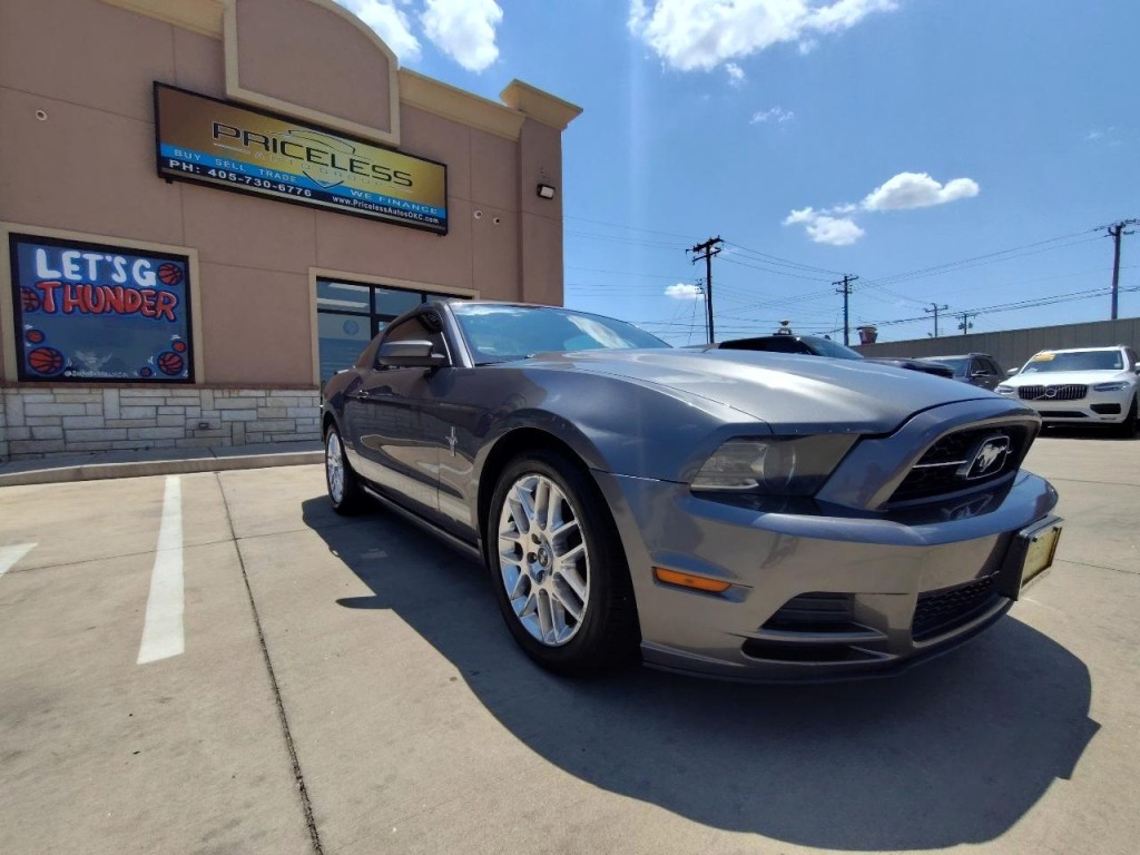 2013 Ford Mustang Image 2
