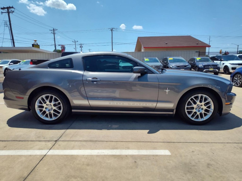 2013 Ford Mustang Image 3
