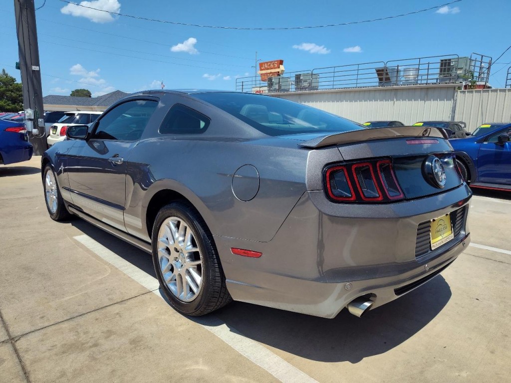 2013 Ford Mustang Image 6