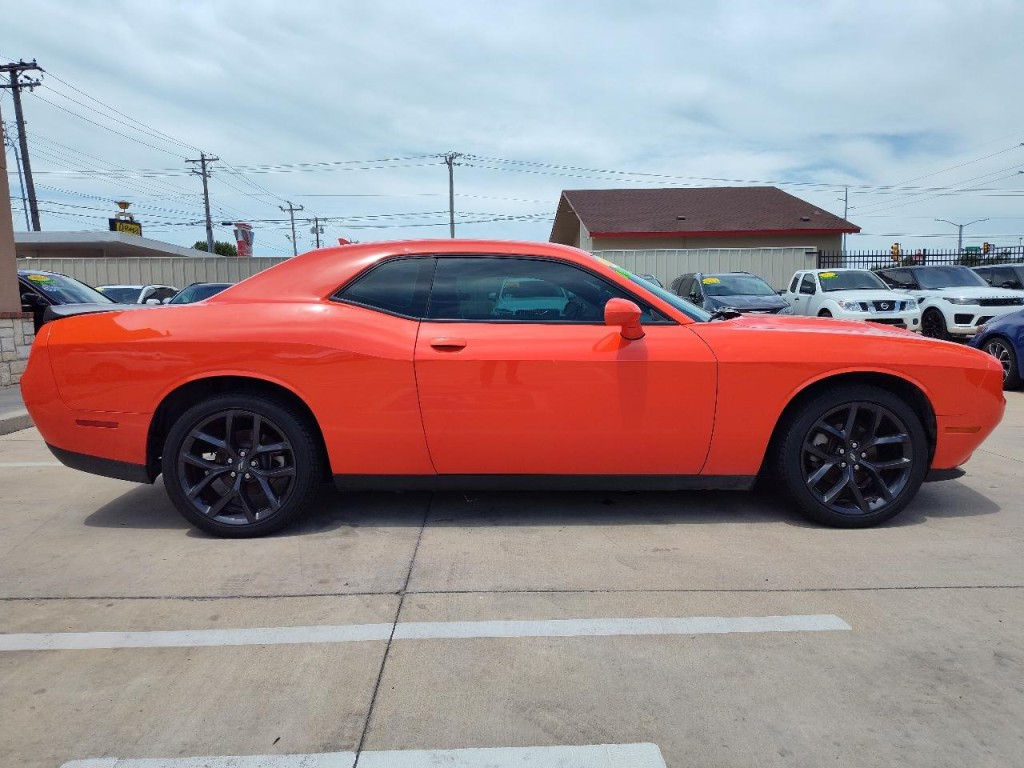 2021 Dodge Challenger Image 3