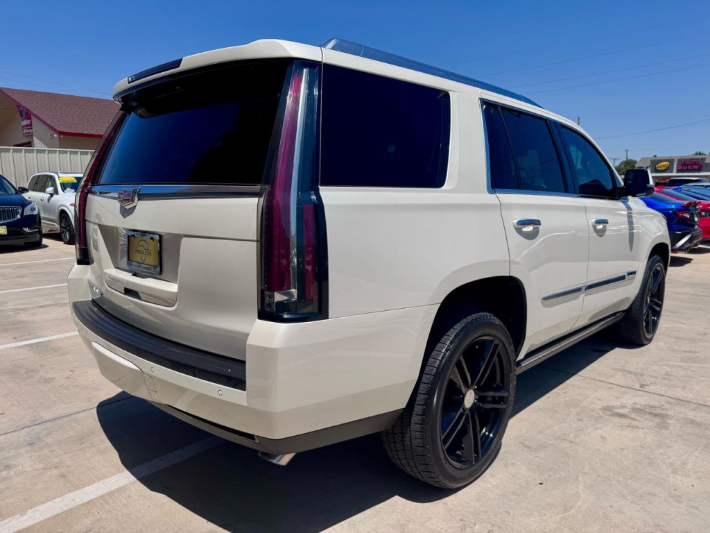 2015 Cadillac Escalade Image 4