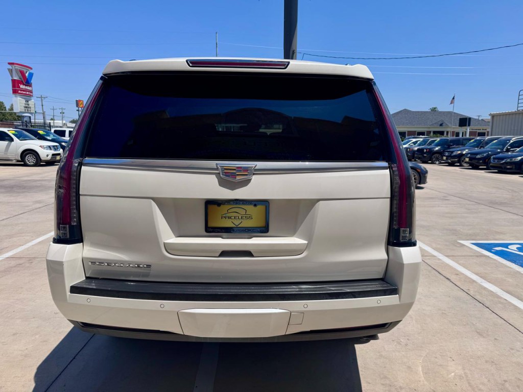2015 Cadillac Escalade Image 5