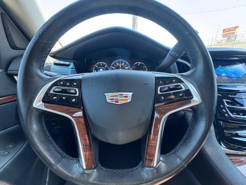 2015 Cadillac Escalade Image 19
