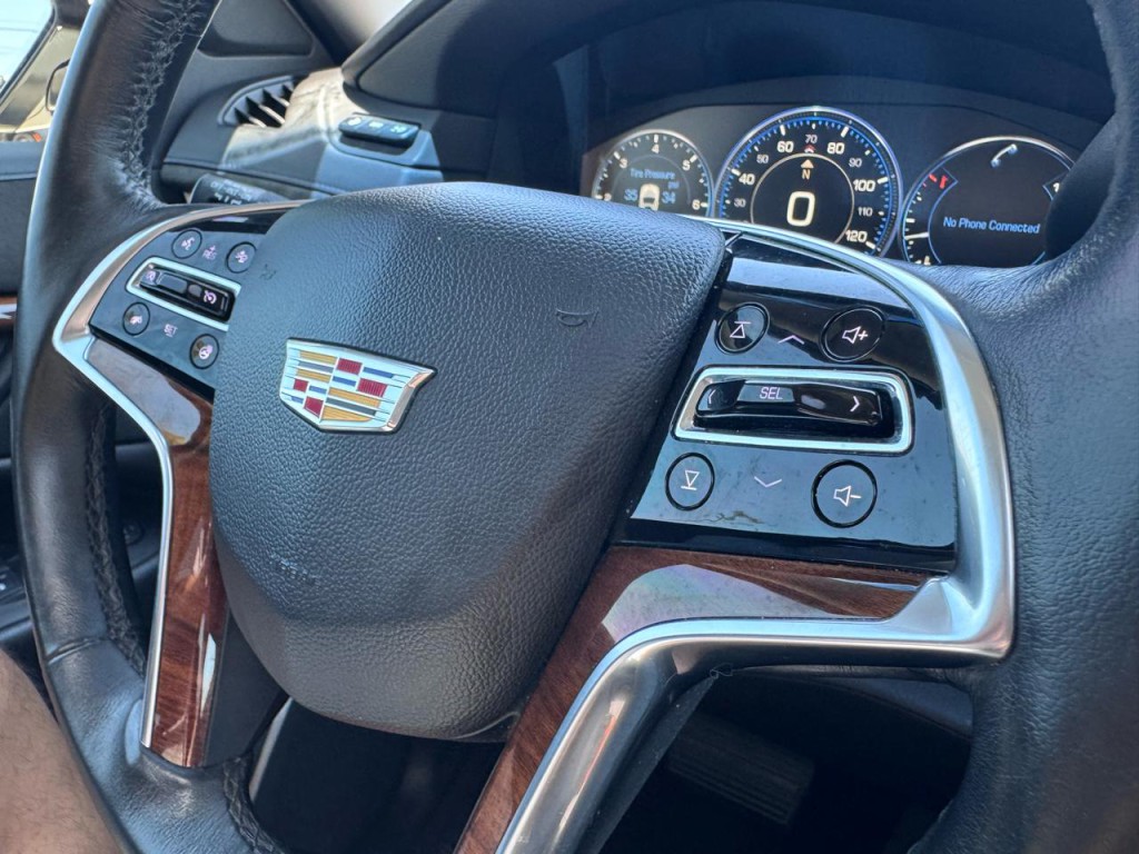 2015 Cadillac Escalade Image 24