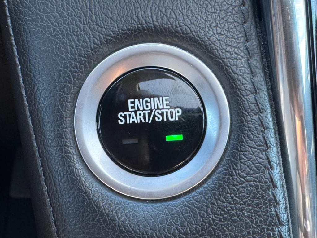 2015 Cadillac Escalade Image 31