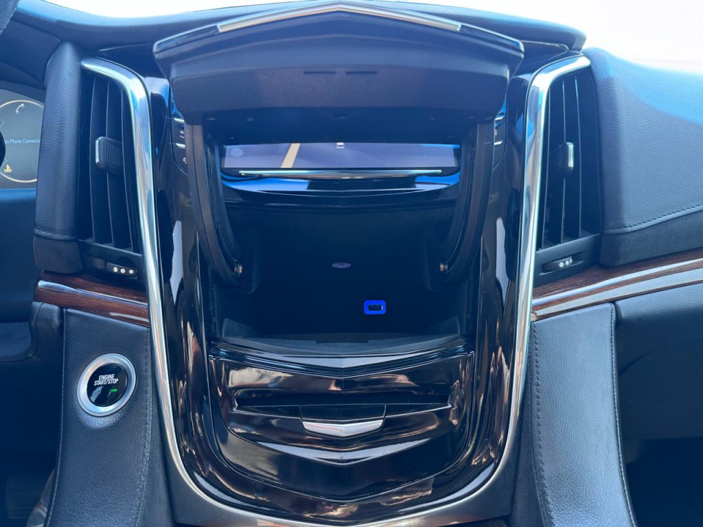 2015 Cadillac Escalade Image 36
