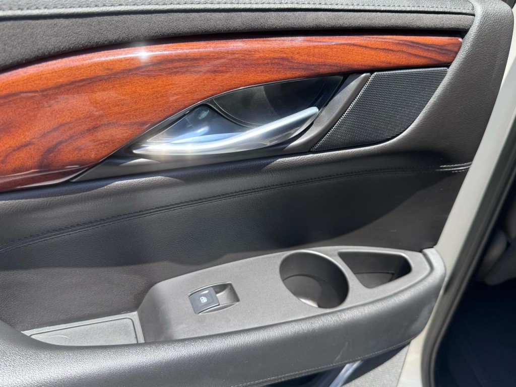 2015 Cadillac Escalade Image 45