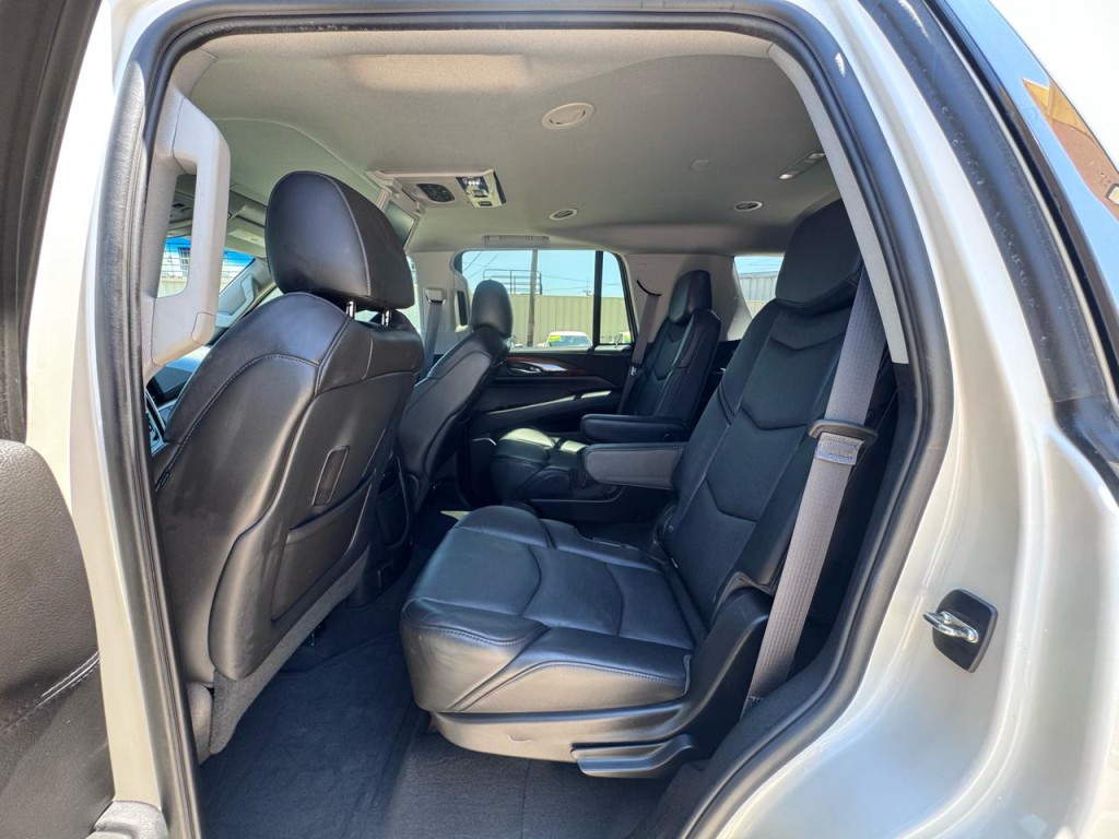 2015 Cadillac Escalade Image 47