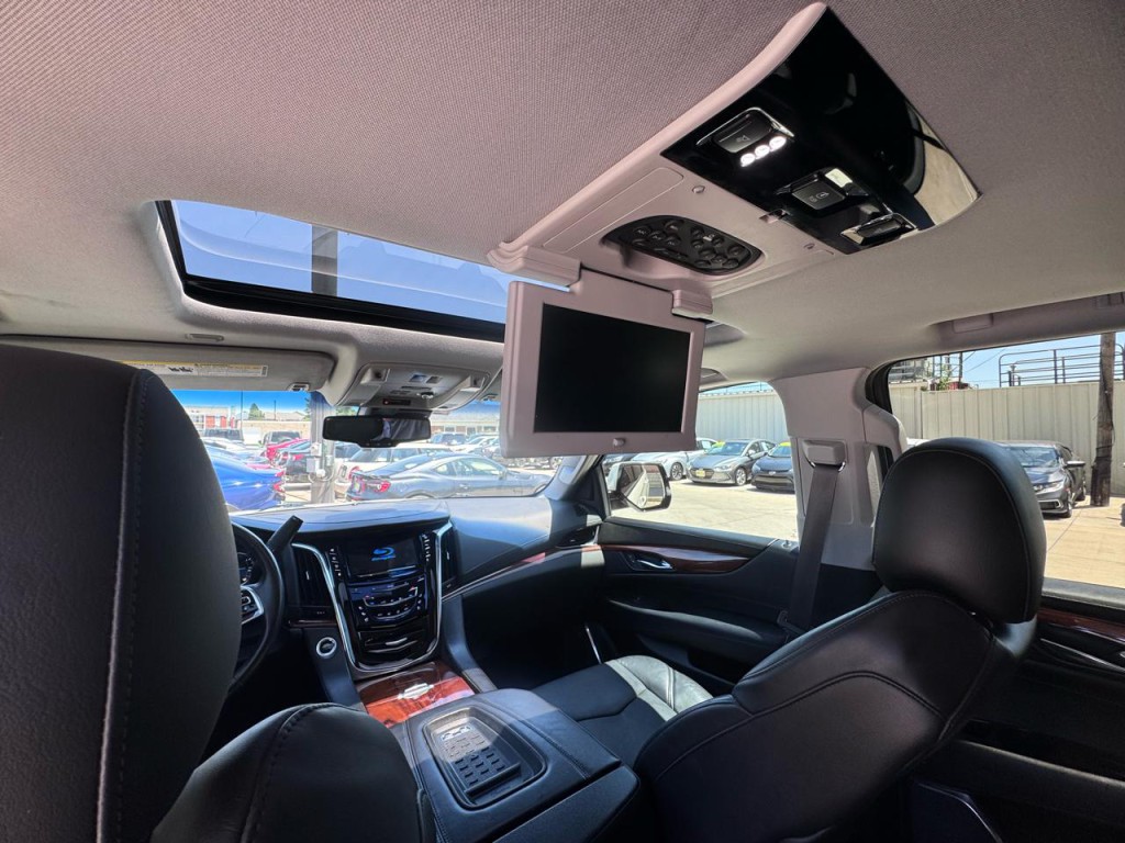 2015 Cadillac Escalade Image 48