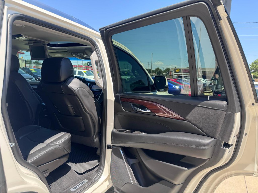 2015 Cadillac Escalade Image 58